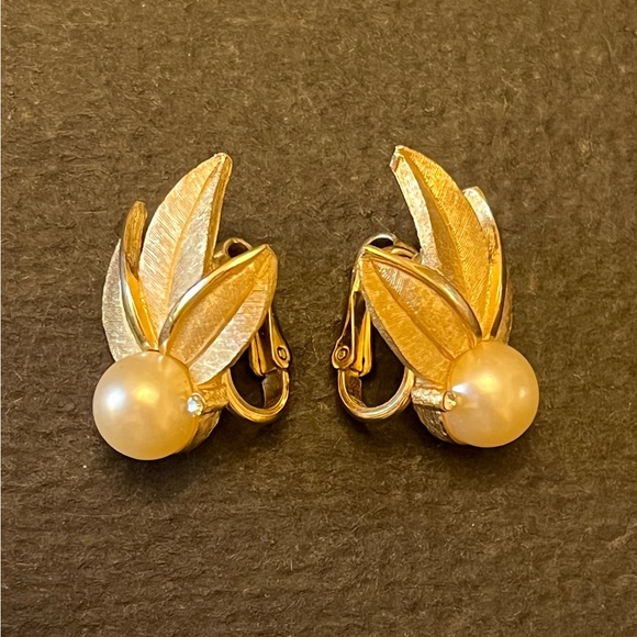 Crown Trifari Clip Earrings with Rhinestones and Faux Pearl - Picture 2 of 5